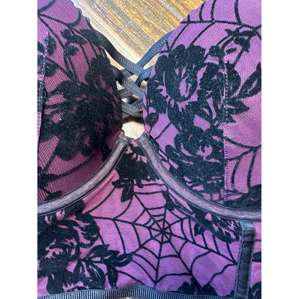 Torrid XO Plunge Push-Up Bra 38C Purple Black Spiderweb Halloween Velvet NWT - Picture 3 of 10